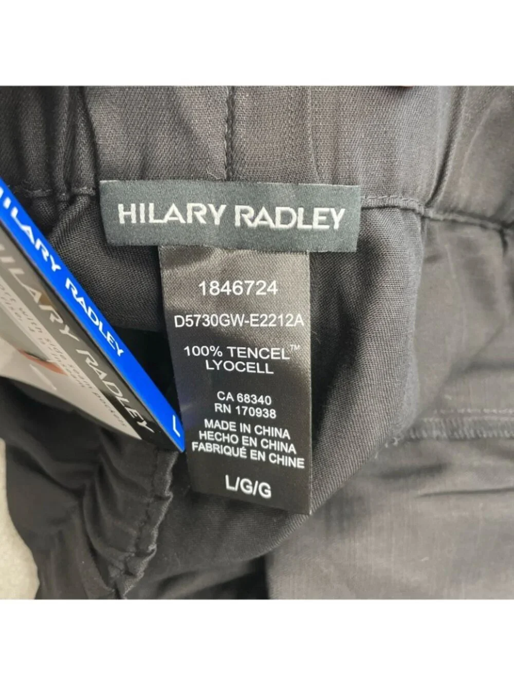 Hilary Radley Women's L Black Tencel Pull-On Shorts With Pockets Mid Rise P0254